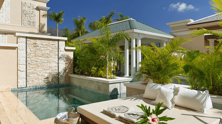 Royal River Luxury Hotel